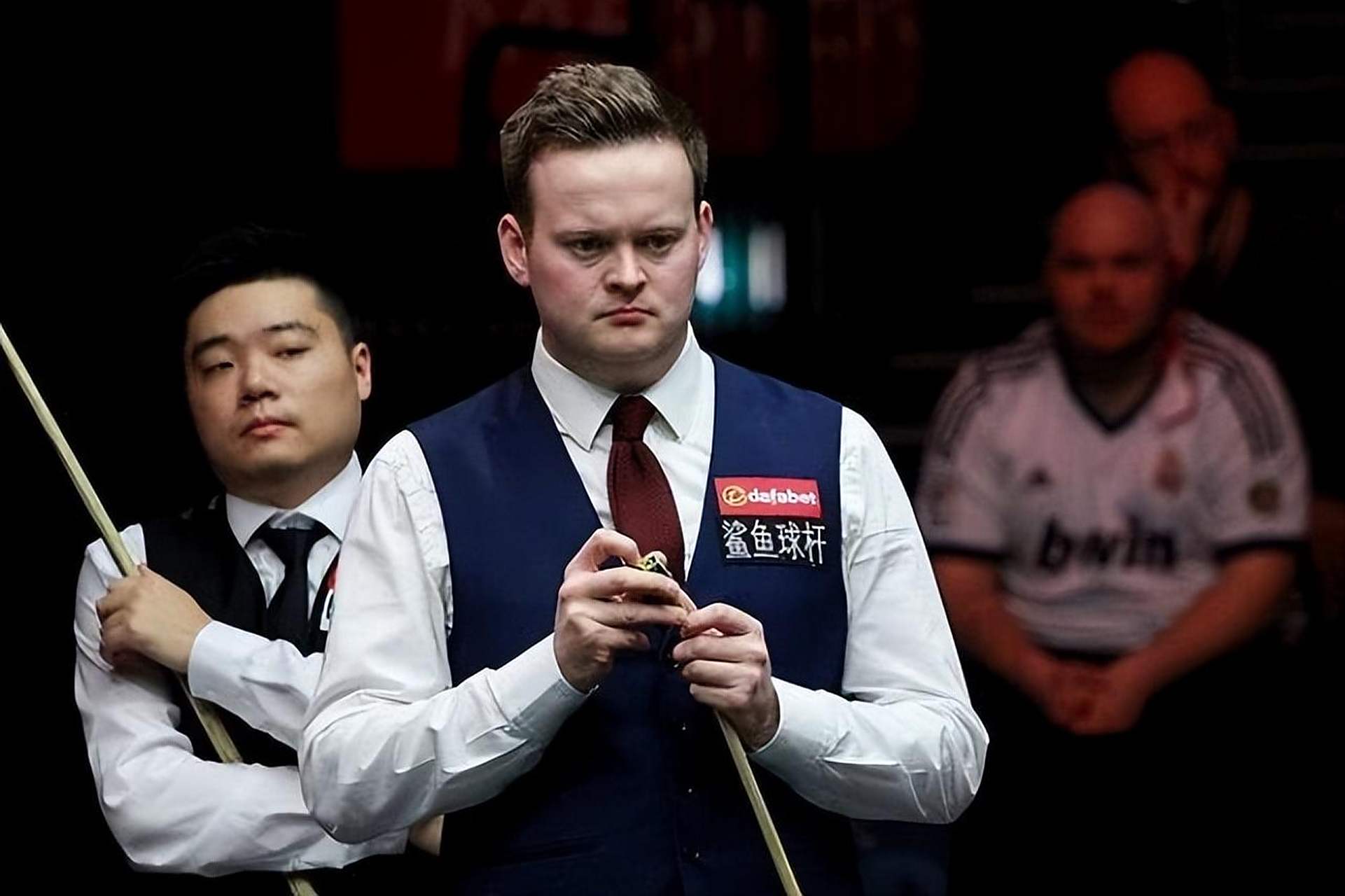 头挺身而出 头挺身而出