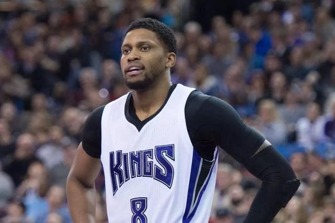 NBA：伦纳德事件升级？托马斯600万签约，公牛报价9000万