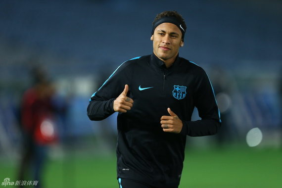 泳在巴黎周 泳在巴黎周