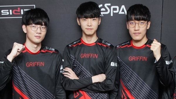 0-1到3-2！新援超离谱乌龙助攻+又直红 英超7.3亿豪门险胜升班马